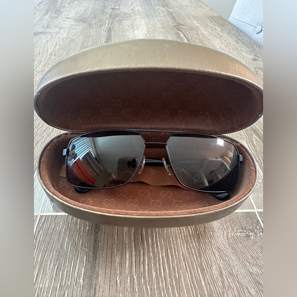 Authentic Men’s Gucci sunglasses